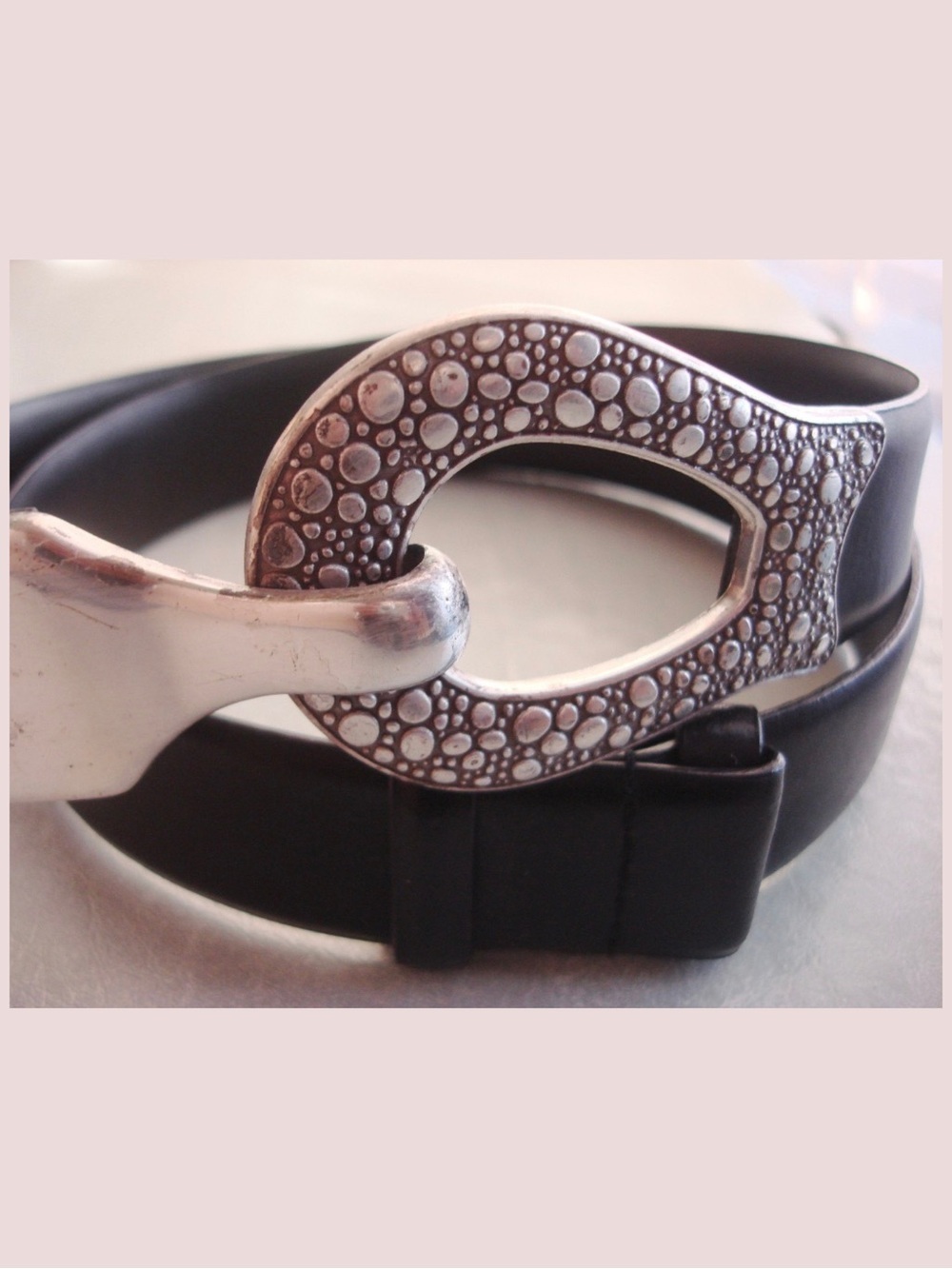 Pebbled Silver-Tone Oval Hook Buckle Black Leather Lined Adjustable Belt